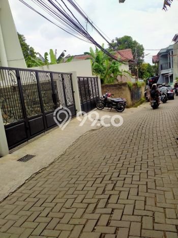 For Sale! Luxury House LT 107m2 Desain Elegan di Kebagusan For Sale! Luxury House LT 107m2 Desain Elegan di Kebagusan