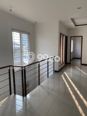 Rumah Elit Modern Tanpa Renovasi di Mampang Jakarta Selatan Rumah Elit Modern Tanpa Renovasi di Mampang Jakarta Selatan