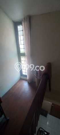 Rumah Strategis Modern Lb 180m2 di Ciputat, Tangerang Selatan Rumah Strategis Modern Lb 180m2 di Ciputat, Tangerang Selatan