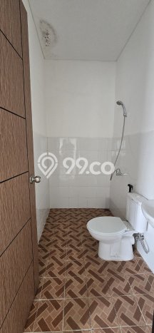 Rumah Luas Asri 4 KT Siap Pakai di BSD Tangerang Rumah Luas Asri 4 KT Siap Pakai di BSD Tangerang