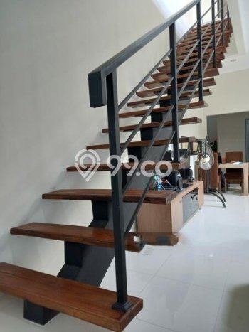 Ready to Use! Premium House LT 153m2 Desain Modern di BSD Ready to Use! Premium House LT 153m2 Desain Modern di BSD