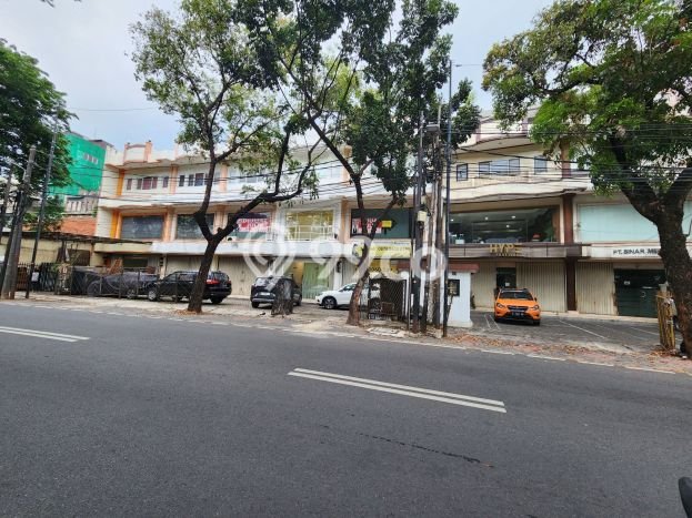 Ruko Dijual di Kebayoran Baru Jakarta Selatan dengan Luas Bangunan 350m2 Ruko Dijual di Kebayoran Baru Jakarta Selatan dengan Luas Bangunan 350m2