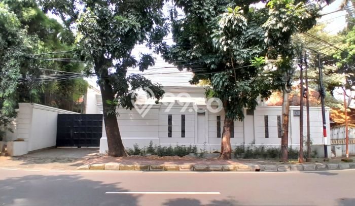 Siap Huni Rumah Mewah 5 Kamar di Menteng Dekat ke Mana Saja Siap Huni Rumah Mewah 5 Kamar di Menteng Dekat ke Mana Saja
