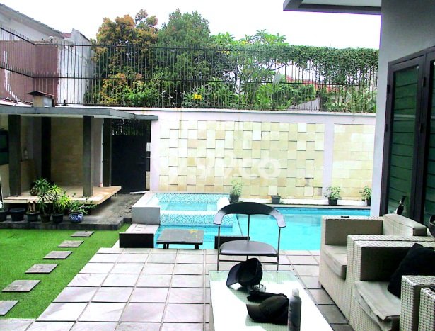 Jual Rumah Luas Elegan Dengan View Cantik di Duri Kepa, Jakarta Barat Jual Rumah Luas Elegan Dengan View Cantik di Duri Kepa, Jakarta Barat