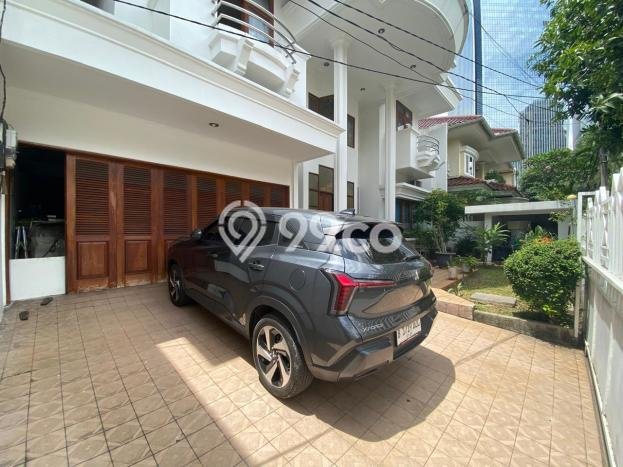 Rumah Luxury Modern Siap Huni di Kuningan Jakarta Selatan Rumah Luxury Modern Siap Huni di Kuningan Jakarta Selatan