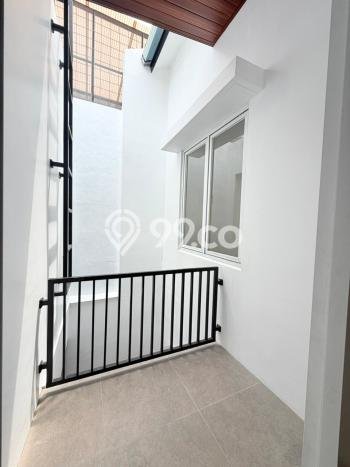 Ready to Use! Premium House LT 112m2 Desain Elegan di BSD City Ready to Use! Premium House LT 112m2 Desain Elegan di BSD City