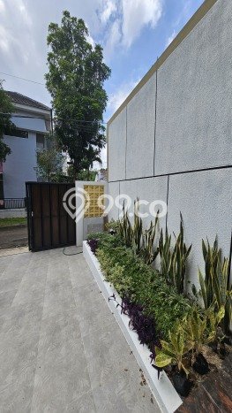 Hunian Nyaman Asri 4 KT Siap Pakai di BSD City Tangerang Hunian Nyaman Asri 4 KT Siap Pakai di BSD City Tangerang