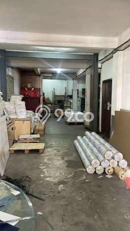 KEUNTUNGAN BERLIPAT! Ruko di , Luas 677m2m², Area Komersial KEUNTUNGAN BERLIPAT! Ruko di , Luas 677m2m², Area Komersial