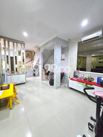 For Sale Hunian Rumah Terawat 3 KT di Gading Serpong, Tangerang For Sale Hunian Rumah Terawat 3 KT di Gading Serpong, Tangerang