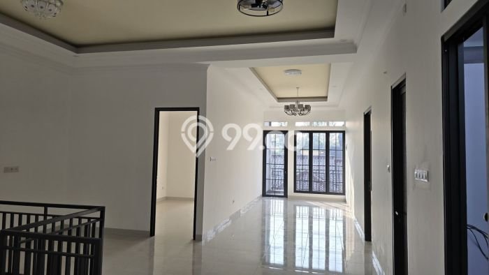 Ready to Use! Luxury House LT 180m2 Desain Elegan di BSD Ready to Use! Luxury House LT 180m2 Desain Elegan di BSD