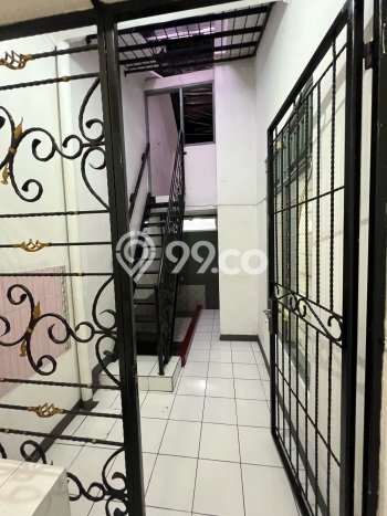 Rumah sewa siap pakai 4 KT di BSD, Tangerang Rumah sewa siap pakai 4 KT di BSD, Tangerang