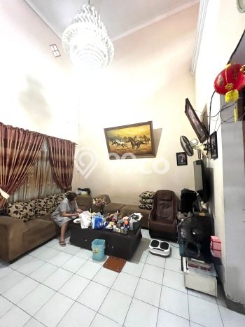 Rumah Nyaman dengan Luas Bangunan 170m² di Kawasan BSD City, Tangerang Rumah Nyaman dengan Luas Bangunan 170m² di Kawasan BSD City, Tangerang