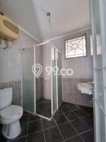 Rumah sewa siap huni 4 KT di BSD, Tangerang Rumah sewa siap huni 4 KT di BSD, Tangerang