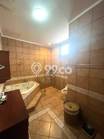 Rumah Elit LB 480m2 Siap Huni Desain Elegan di BSD Bukit Golf, Tangerang Rumah Elit LB 480m2 Siap Huni Desain Elegan di BSD Bukit Golf, Tangerang