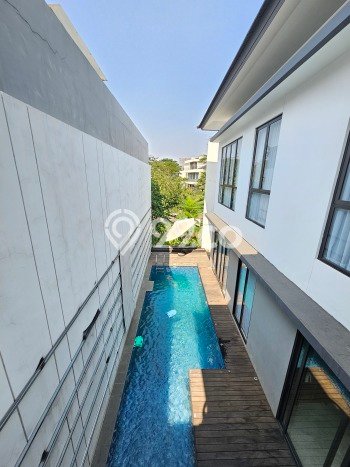 Rumah Luxury Modern Tanpa Renovasi di BSD City Tangerang Rumah Luxury Modern Tanpa Renovasi di BSD City Tangerang