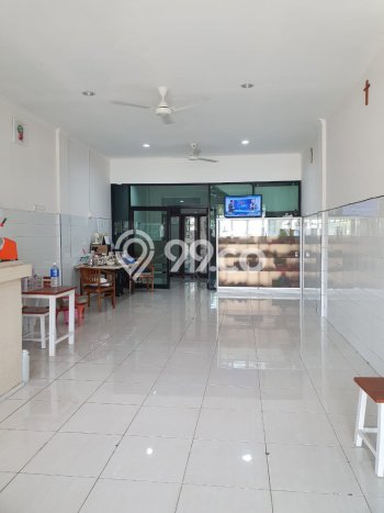 AREA SUPER PREMIUM! Ruko Kawasan , Luas 300m2m², Prospek Pembeli AREA SUPER PREMIUM! Ruko Kawasan , Luas 300m2m², Prospek Pembeli