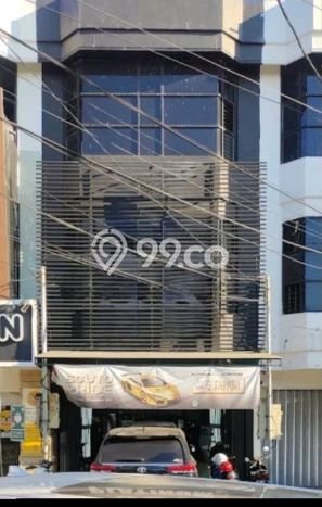 AREA PREMIUM! Ruko For Rent di Wiyung, Luas 250m2m², Area Utama AREA PREMIUM! Ruko For Rent di Wiyung, Luas 250m2m², Area Utama