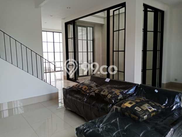 Lokasi terbaik! Rumah siap pakai disewakan di Wiyung LB 200m2 Lokasi terbaik! Rumah siap pakai disewakan di Wiyung LB 200m2