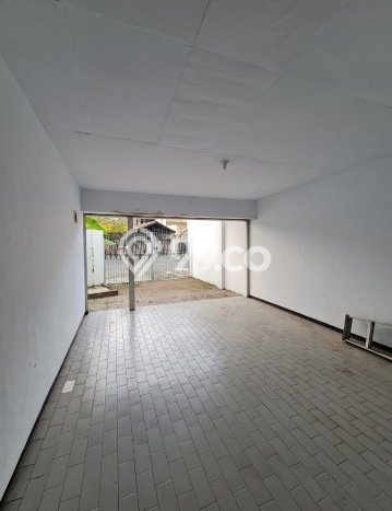 Hunian Mewah LB 175m2 Siap Pakai Desain Elegan di Jemursari, Surabaya Hunian Mewah LB 175m2 Siap Pakai Desain Elegan di Jemursari, Surabaya