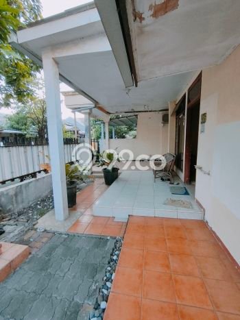 Rumah Luxury Modern Siap Huni di Mayjen Sungkono Surabaya Rumah Luxury Modern Siap Huni di Mayjen Sungkono Surabaya