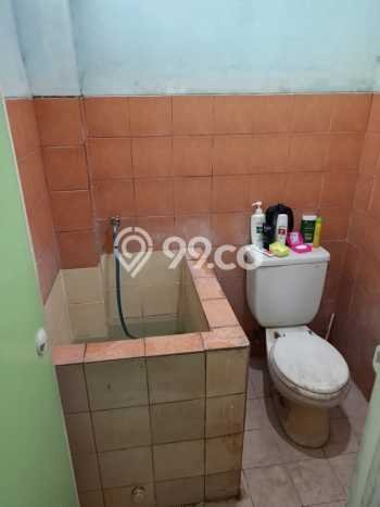 AREA PREMIUM! Ruko For Rent di Wiyung, Luas 250m2m², Area Utama AREA PREMIUM! Ruko For Rent di Wiyung, Luas 250m2m², Area Utama