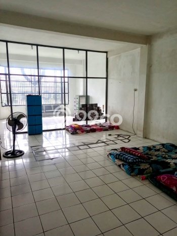 AREA PREMIUM! Ruko For Rent di Wiyung, Luas 250m2m², Area Utama AREA PREMIUM! Ruko For Rent di Wiyung, Luas 250m2m², Area Utama