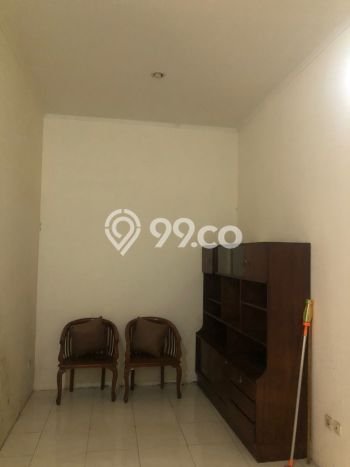 Rumah Strategis Minimalis Lb 140m2 di Ciputat, Tangerang Selatan Rumah Strategis Minimalis Lb 140m2 di Ciputat, Tangerang Selatan