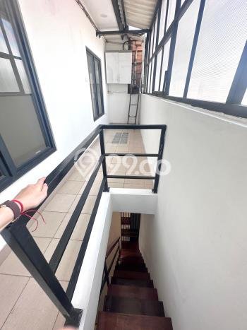 Rumah EXCLUSIVE di Bintaro, Tangerang Selatan, Luas 72m² Bangunan 140m² HARGA TERBAIK! Rumah EXCLUSIVE di Bintaro, Tangerang Selatan, Luas 72m² Bangunan 140m² HARGA TERBAIK!