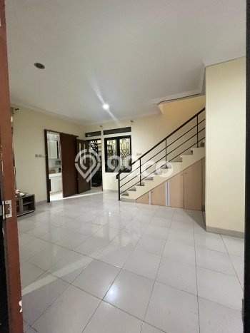 Jual Rumah Favorit Siap Huni LB 102m2 di Ciputat Timur, Tangerang Selatan Jual Rumah Favorit Siap Huni LB 102m2 di Ciputat Timur, Tangerang Selatan