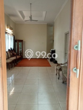 Siap Huni Hunian Elit 5 Kamar di Tebet Dekat ke Mana Pun Siap Huni Hunian Elit 5 Kamar di Tebet Dekat ke Mana Pun