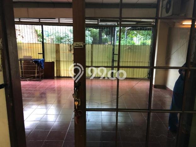 Siap Huni Hunian Elit 5 Kamar di Tebet Dekat ke Mana Pun Siap Huni Hunian Elit 5 Kamar di Tebet Dekat ke Mana Pun