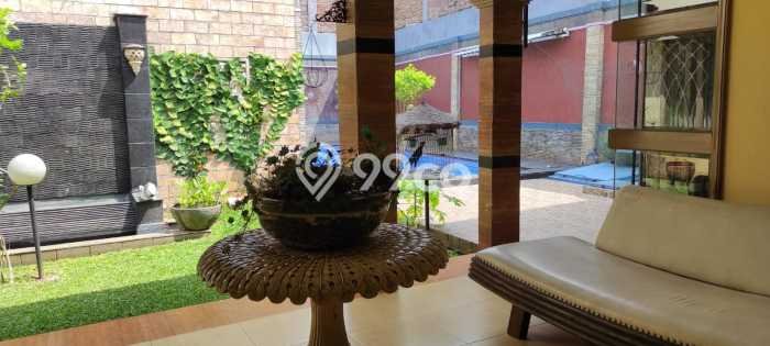Jual Rumah Luas Elegan Dengan View Eksklusif di Pejaten, Jakarta Selatan Jual Rumah Luas Elegan Dengan View Eksklusif di Pejaten, Jakarta Selatan