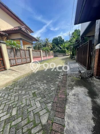Rumah Eksklusif Siap Huni LT 225m2 di Ciputat Timur, Tangerang Selatan Rumah Eksklusif Siap Huni LT 225m2 di Ciputat Timur, Tangerang Selatan