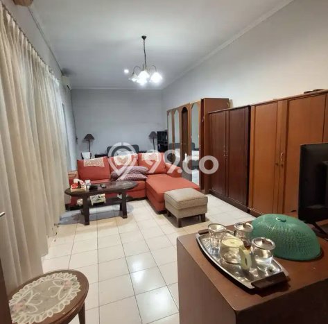 Rumah Strategis Minimalis Lb 214m2 di Ciputat Timur, Tangerang Selatan Rumah Strategis Minimalis Lb 214m2 di Ciputat Timur, Tangerang Selatan