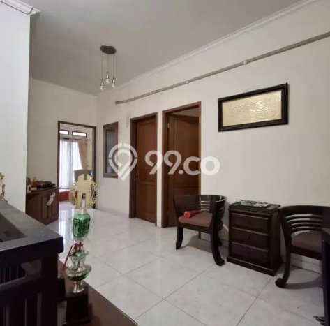 Rumah Strategis Minimalis Lb 214m2 di Ciputat Timur, Tangerang Selatan Rumah Strategis Minimalis Lb 214m2 di Ciputat Timur, Tangerang Selatan