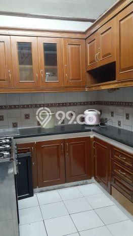 Disewakan! Rumah 9 Kamar Tidur &
7 Kamar Mandi di Serpong Villa Melati Mas, Tangerang Selatan Disewakan! Rumah 9 Kamar Tidur &
7 Kamar Mandi di Serpong Villa Melati Mas, Tangerang Selatan