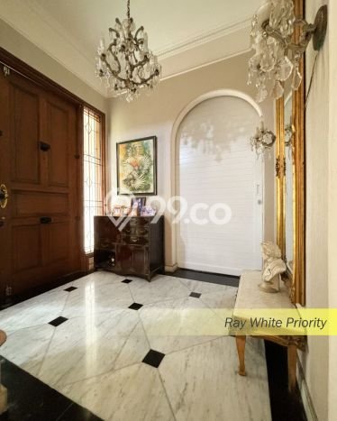 Rumah Elit Akses Mudah di Jakarta Selatan Rumah Elit Akses Mudah di Jakarta Selatan