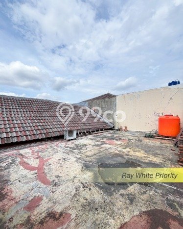 Dijual Rumah Premium dengan Fasilitas Sekitar Komplit di Pesanggrahan, Jakarta Selatan Dijual Rumah Premium dengan Fasilitas Sekitar Komplit di Pesanggrahan, Jakarta Selatan