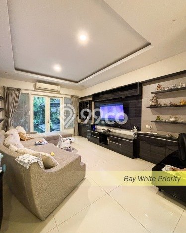 Rumah Eksklusif Dijual LT 271m2 di Serpong, Tangerang Selatan Rumah Eksklusif Dijual LT 271m2 di Serpong, Tangerang Selatan