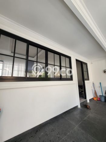 Hunian Mewah LB 365m2 Siap Pakai Desain Elegan di Bintaro, Tangerang Selatan Hunian Mewah LB 365m2 Siap Pakai Desain Elegan di Bintaro, Tangerang Selatan
