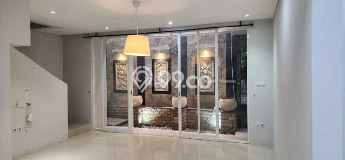 For Sale Hunian Rumah Terawat 4 Kamar di Bintaro, Tangerang Selatan For Sale Hunian Rumah Terawat 4 Kamar di Bintaro, Tangerang Selatan
