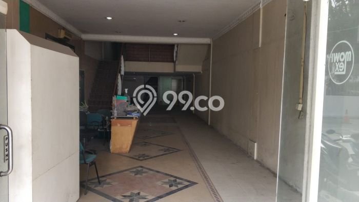 Ruko Dijual di Jakarta Barat LT 150m2 & LB 300m2 Lokasi Terbaik! Ruko Dijual di Jakarta Barat LT 150m2 & LB 300m2 Lokasi Terbaik!