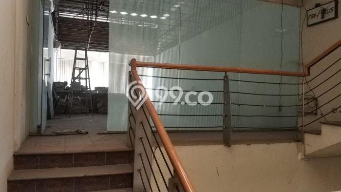 Ruko Dijual di Jakarta Barat LT 150m2 & LB 300m2 Lokasi Terbaik! Ruko Dijual di Jakarta Barat LT 150m2 & LB 300m2 Lokasi Terbaik!