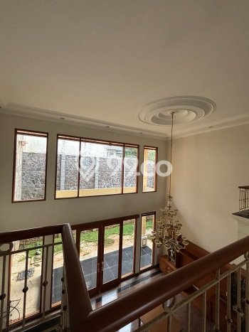 Rumah Luxury Modern Tanpa Renovasi di Setra Duta Bandung Rumah Luxury Modern Tanpa Renovasi di Setra Duta Bandung
