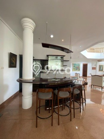 Rumah Elit LB 750m2 Siap Pakai Desain Elegan di Setiabudi, Bandung Rumah Elit LB 750m2 Siap Pakai Desain Elegan di Setiabudi, Bandung
