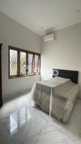 Ready to Use! Premium House LT 312m2 Desain Modern di Singgasana Ready to Use! Premium House LT 312m2 Desain Modern di Singgasana
