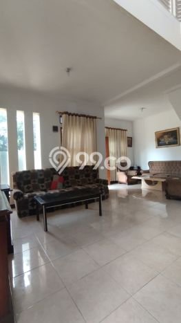 Disewakan! Rumah 3 Kamar Tidur &
3 Kamar Mandi di Sariwangi, Bandung Disewakan! Rumah 3 Kamar Tidur &
3 Kamar Mandi di Sariwangi, Bandung