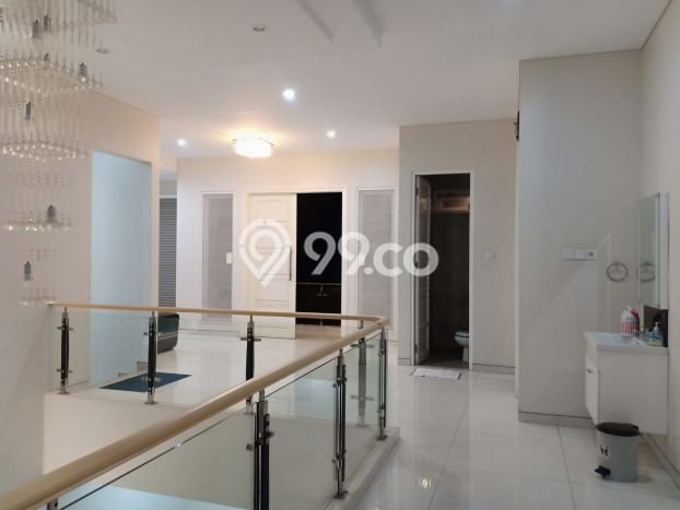 Dijual Rumah Mewah Elegan Dengan View Eksklusif di Citraland, Surabaya Dijual Rumah Mewah Elegan Dengan View Eksklusif di Citraland, Surabaya
