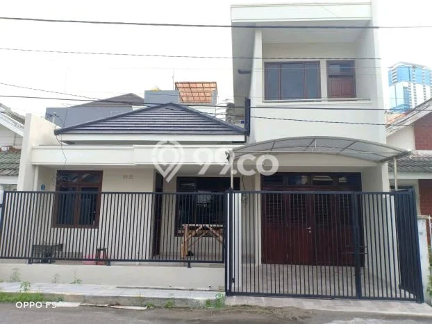Rumah Cantik Siap Pakai Di Mulyorejo Luas 175m2 Aman Rumah Cantik Siap Pakai Di Mulyorejo Luas 175m2 Aman