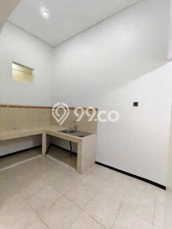 Rumah di Rungkut, 2 KM, Dekat Universitas, LT 160m2m² LB 150m2m² Rumah di Rungkut, 2 KM, Dekat Universitas, LT 160m2m² LB 150m2m²